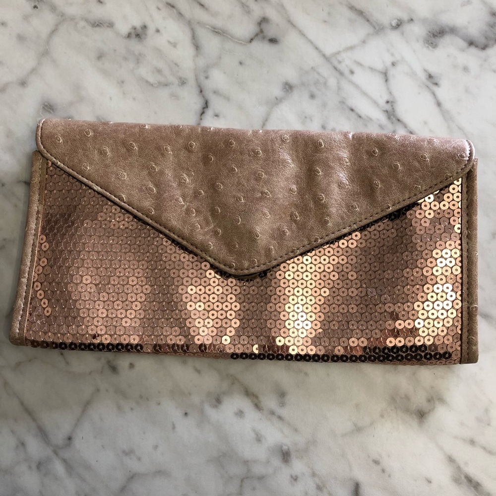 Nude/rose gold sequined clutch